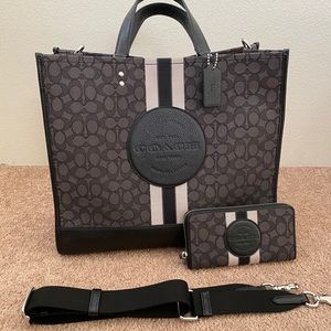 Coach Dempsey 40 Tote